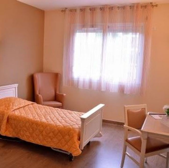 transformez votre studio à valenton avec nos services de rénovation sur mesure. nous allions créativité et expertise pour créer un espace qui vous ressemble, alliant confort et modernité.