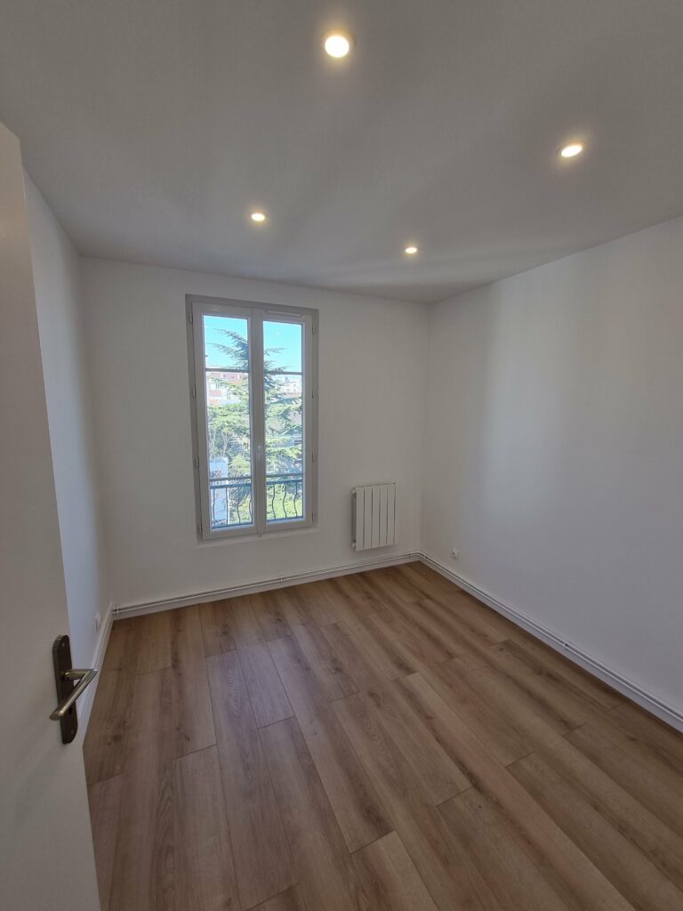 découvrez nos services de rénovation de studio à vitry-sur-seine. transformez votre espace de vie avec des solutions sur mesure, alliant modernité et confort. contactez-nous pour un devis gratuit et profitez d'une expertise professionnelle!