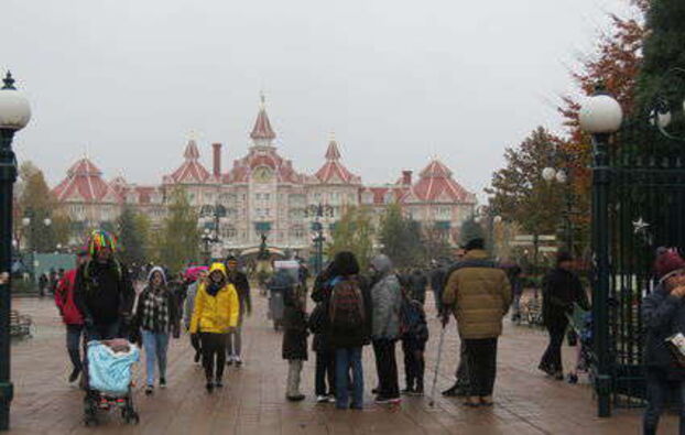 découvrez toutes les dernières informations sur les rénovations à disneyland : nouveautés, travaux en cours, et améliorations apportées pour une expérience magique renouvelée.