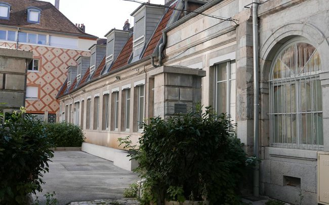 confiez vos rénovations de maison à besançon à des artisans qualifiés. améliorez votre confort, valorisez votre bien et profitez d’un accompagnement personnalisé pour tous vos projets de rénovation.