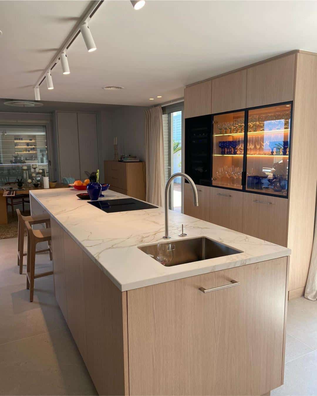 envie de rénover votre cuisine à courbevoie en 2025 ? tendances, matériaux durables et artisans locaux. devis rapide, travaux soignés, budget maîtrisé.