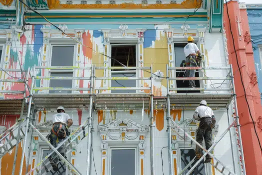 découvrez les tarifs pour repeindre 100m2 : prix au m2, éléments impactant le coût, conseils pour budgétiser vos travaux de peinture intérieure ou extérieure en 2024.