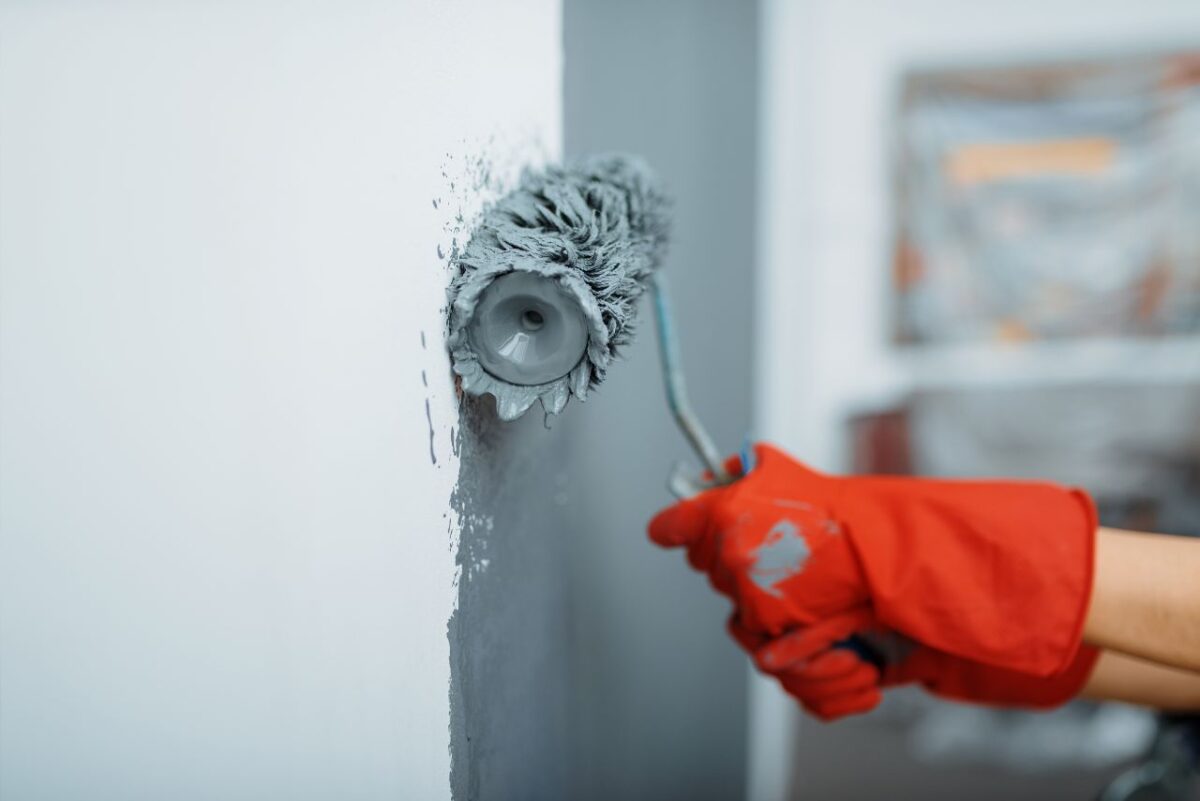 découvrez le tarif peinture au m² : prix moyens, facteurs influençant le coût et conseils pour estimer votre budget travaux de peinture intérieure ou extérieure.