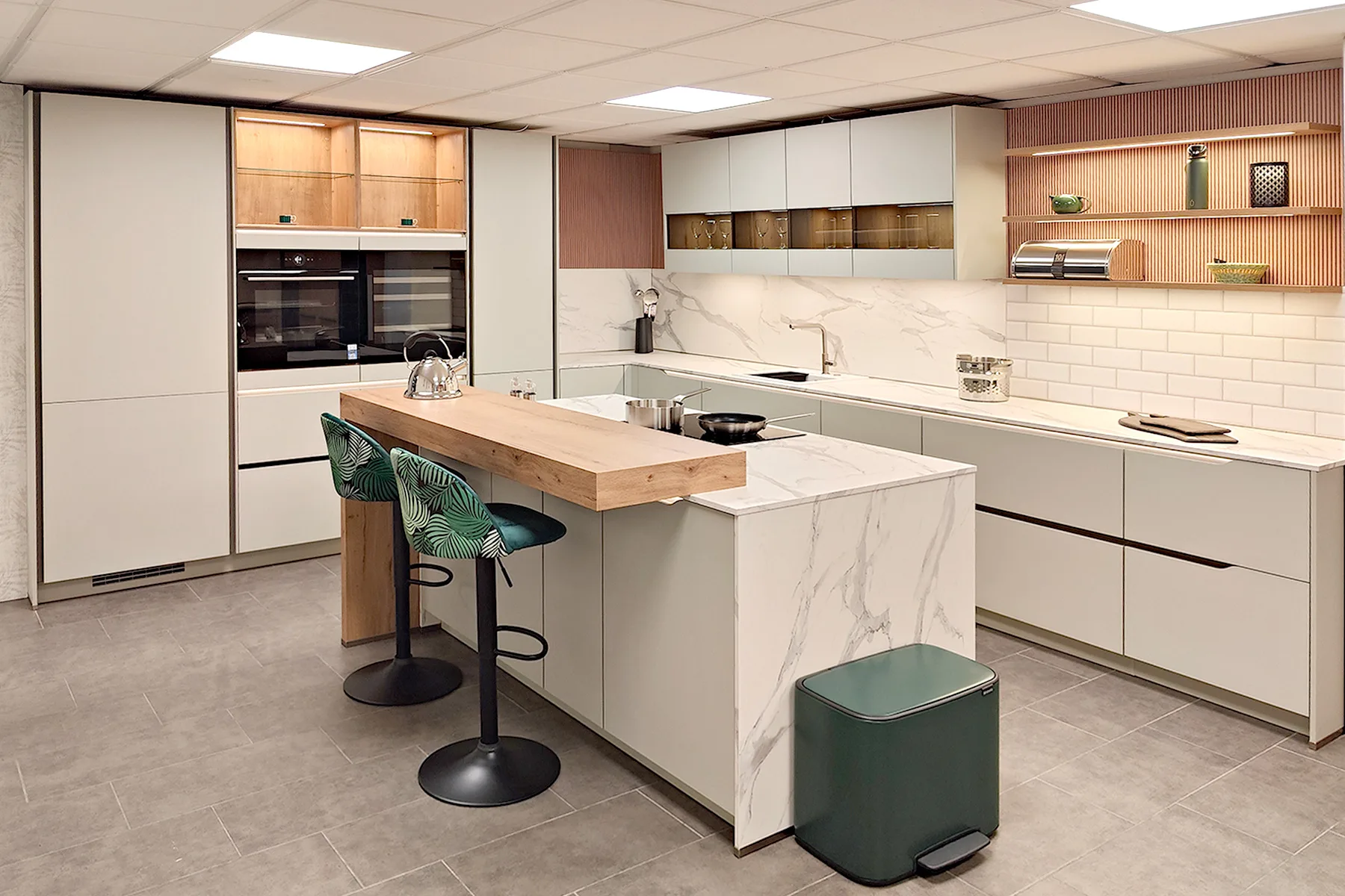 découvrez les tendances 2025 en matière de meubles de cuisine : design innovant, matériaux durables et solutions fonctionnelles pour transformer votre espace culinaire en un lieu moderne et accueillant.