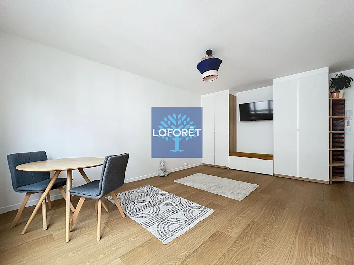 découvrez les meilleures opportunités d'achat de surfaces à rénover à paris en 2025. conseils, prix, quartiers prisés et tendances pour investir avec succès dans l'immobilier parisien.