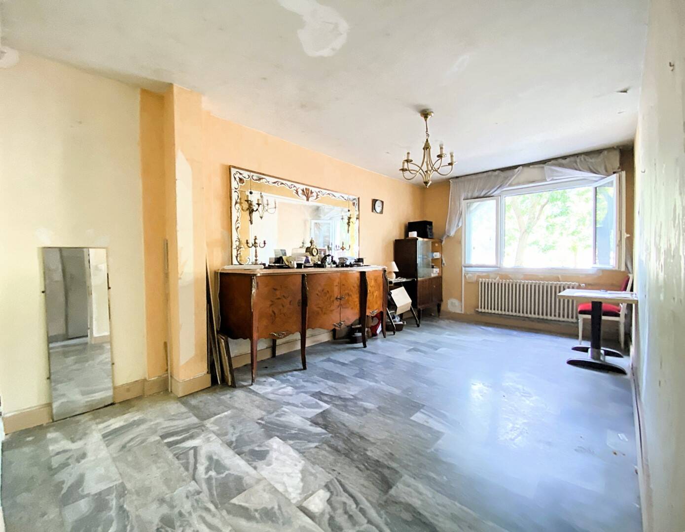 trouvez et achetez une surface à rénover à paris en 2025. découvrez nos annonces exclusives pour des biens à fort potentiel, idéaux pour investissement ou projet personnel.