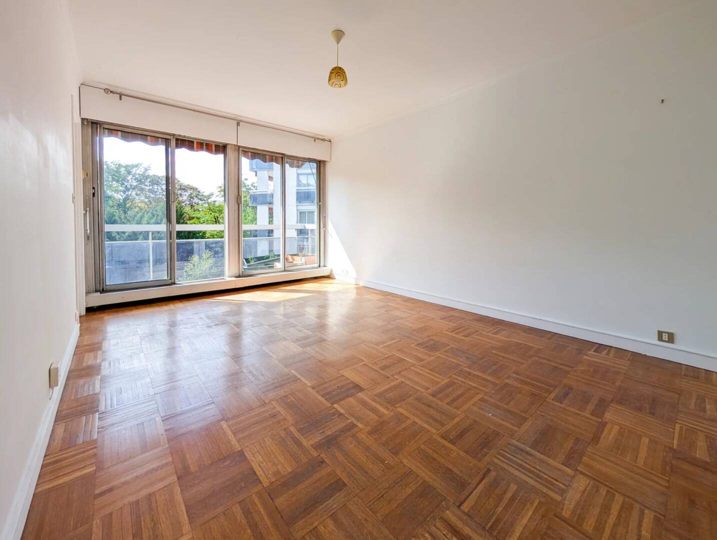 découvrez cet appartement à rénover situé dans le 19ème arrondissement de paris. idéal pour un projet de rénovation, proche des commodités, transports et espaces verts. saisissez l'opportunité de créer votre espace sur-mesure dans un quartier dynamique !