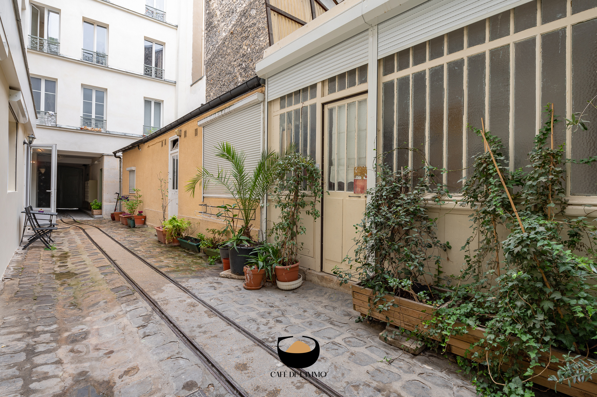 découvrez des annonces d'appartements à rénover à paris. idéal pour investisseurs ou amateurs de travaux, trouvez le bien à transformer selon vos envies au cœur de la capitale.