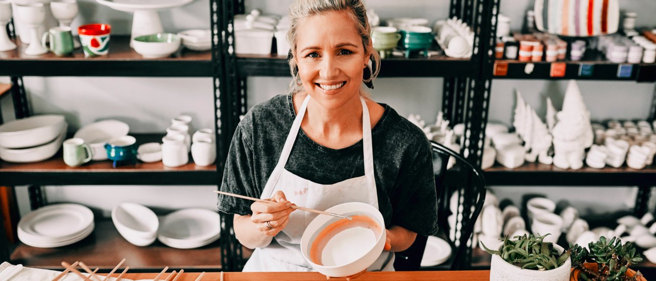 découvrez le savoir-faire unique d'un artisan passionné, spécialisé dans des créations authentiques et de qualité, au service de vos projets sur mesure.