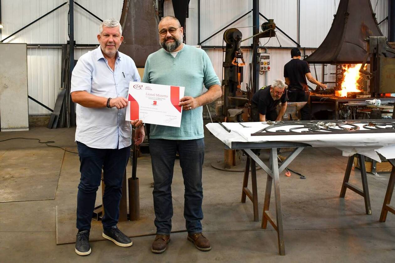 découvrez le savoir-faire unique d’un artisan passionné : traditions, qualité et créativité pour des réalisations sur-mesure. faites confiance à un professionnel pour tous vos projets artisanaux.