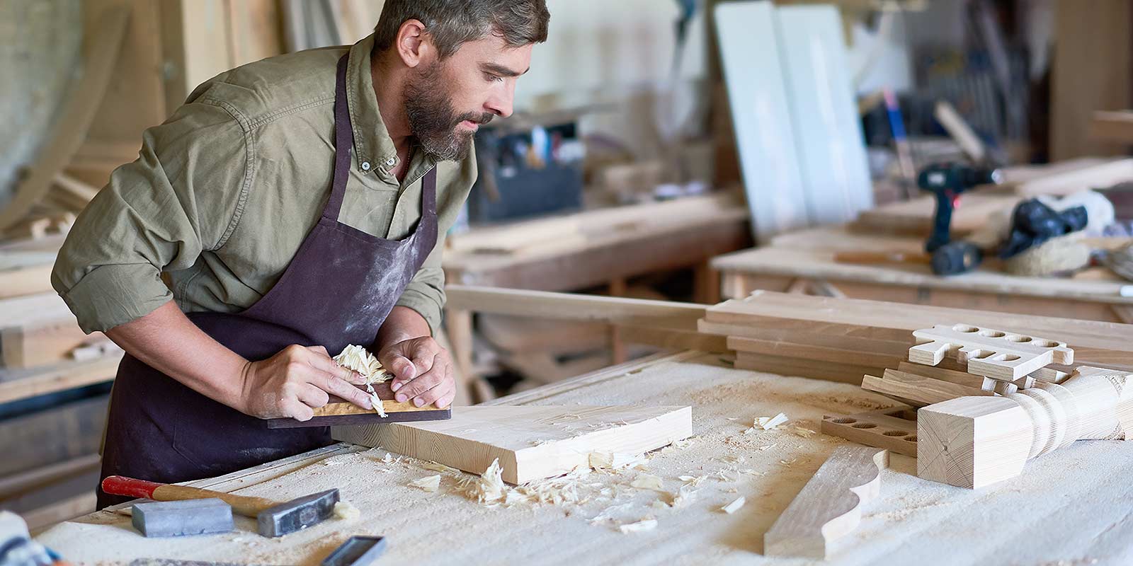 découvrez le savoir-faire des artisans passionnés : des créations uniques, un travail de qualité et des services sur-mesure pour tous vos projets de rénovation, décoration ou fabrication artisanale.