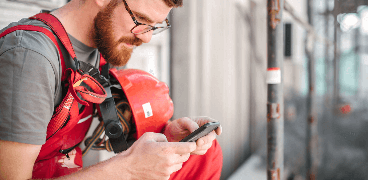 découvrez le savoir-faire d'un artisan passionné : prestations sur mesure, qualité et authenticité pour tous vos besoins en travaux, entretien ou création.