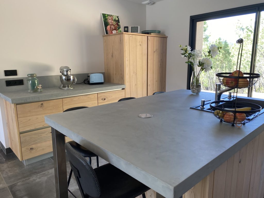 découvrez tous les aspects essentiels de la rénovation de cuisine : conseils pratiques, choix des matériaux, astuces design et gestion de budget pour réussir votre projet.