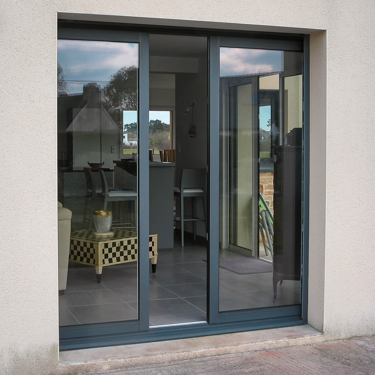 optez pour la rénovation de votre baie vitrée coulissante afin d'améliorer l'esthétique, l'isolation et la luminosité de votre intérieur. découvrez nos conseils et solutions pour moderniser facilement votre espace de vie.