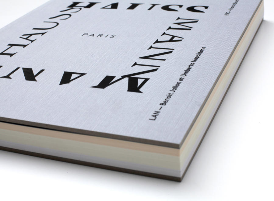 découvrez les principales caractéristiques de l’architecture haussmannienne à paris : façades élégantes, balcons en fer forgé, alignement des immeubles et urbanisme repensé par le baron haussmann au xixe siècle.