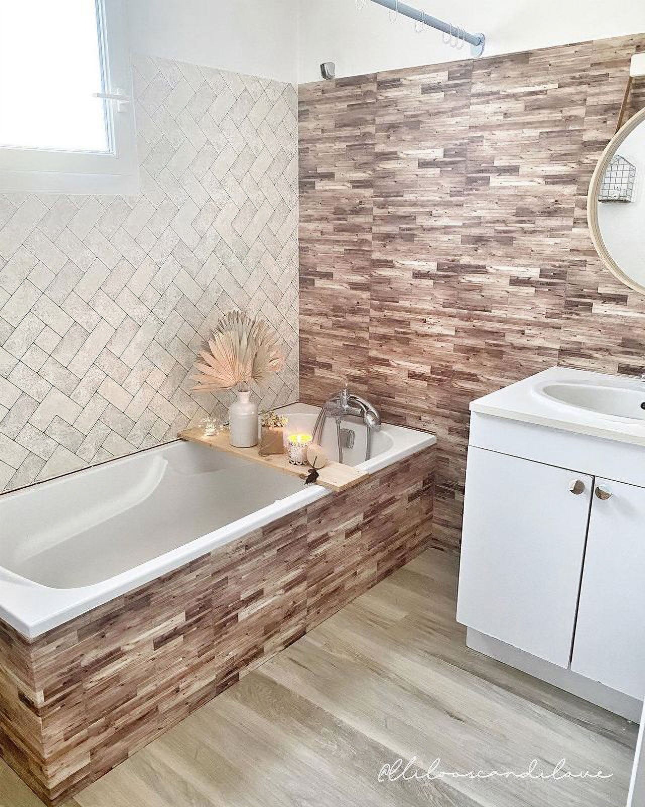 découvrez le carrelage adhésif pour salle de bain, une solution rapide, facile à poser et économique pour moderniser votre espace sans gros travaux. parfait pour une rénovation pratique et tendance !