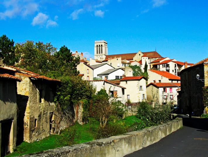 découvrez le charme authentique du village 91410 : un lieu paisible, entouré de nature, idéal pour les promenades, la détente et les amoureux du patrimoine local.