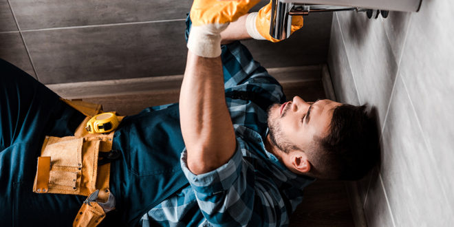 trouvez le meilleur plombier à paris grâce à nos conseils pratiques : critères de choix, astuces pour éviter les arnaques et sélection de professionnels fiables pour vos besoins en plomberie.