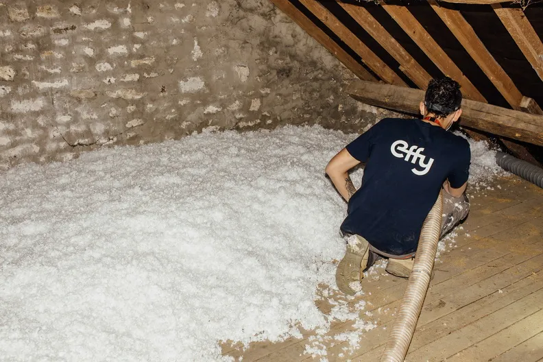 découvrez comment aménager, isoler ou rénover vos combles pour gagner de l'espace et améliorer le confort de votre maison. conseils pratiques, astuces et solutions pour optimiser vos combles.