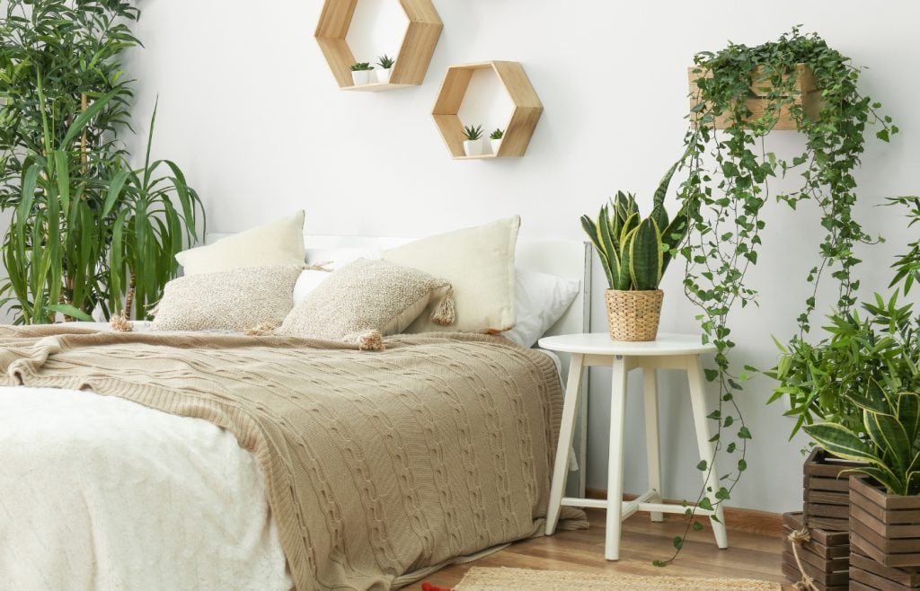 découvrez les couleurs tendance et apaisantes pour une chambre en 2025 : idées, conseils déco et inspirations pour créer un espace propice à la détente et au bien-être.