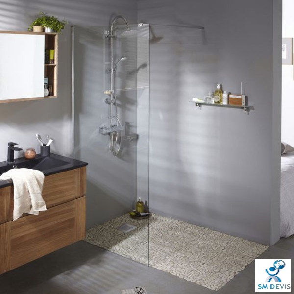 découvrez le coût d'une douche italienne : prix moyens, facteurs qui influencent le tarif, et conseils pour bien budgéter votre projet de rénovation ou de construction de salle de bain.