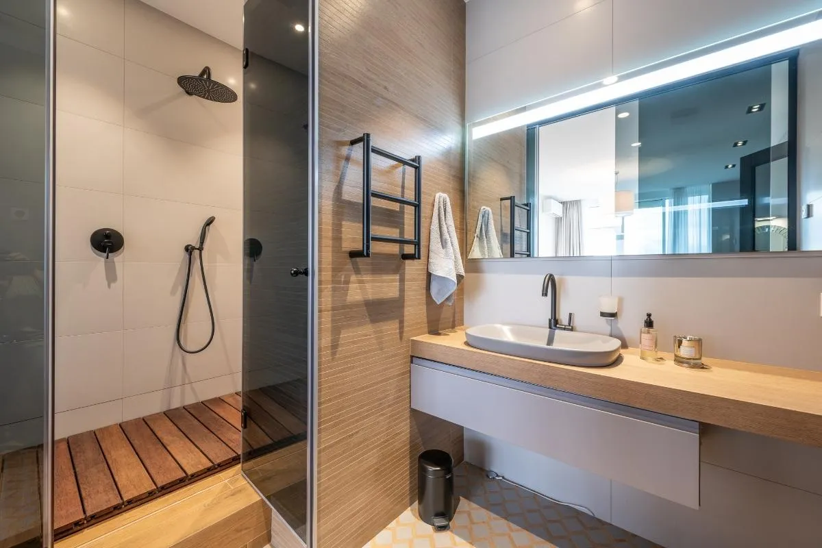 découvrez tout sur le coût d'une salle de bain : estimation des prix, facteurs qui influencent le budget, et conseils pour maîtriser vos dépenses lors de la rénovation ou de la création de votre salle de bain.