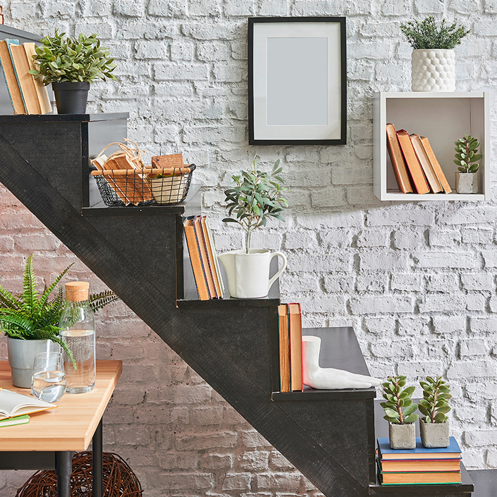 découvrez des idées et conseils pour décorer votre escalier avec style : astuces, inspirations et tendances pour sublimer ce passage incontournable de votre intérieur.