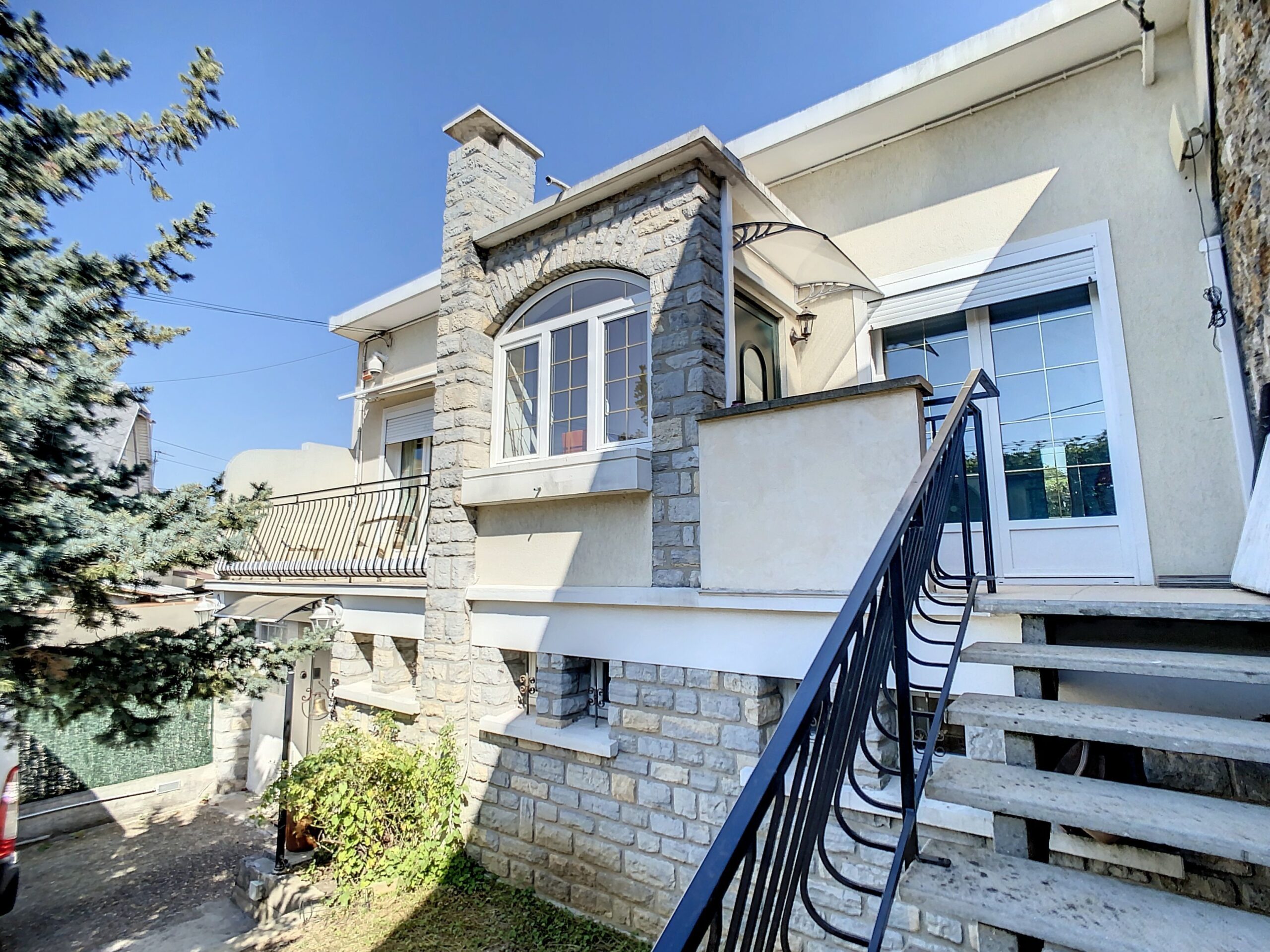 découvrez l'impact de la décote entre un appartement avec un dpe f et un dpe d : quelles différences de valeur, quelles conséquences pour la vente et les acheteurs ? conseils pour mieux comprendre l'effet du diagnostic énergétique sur le prix immobilier.