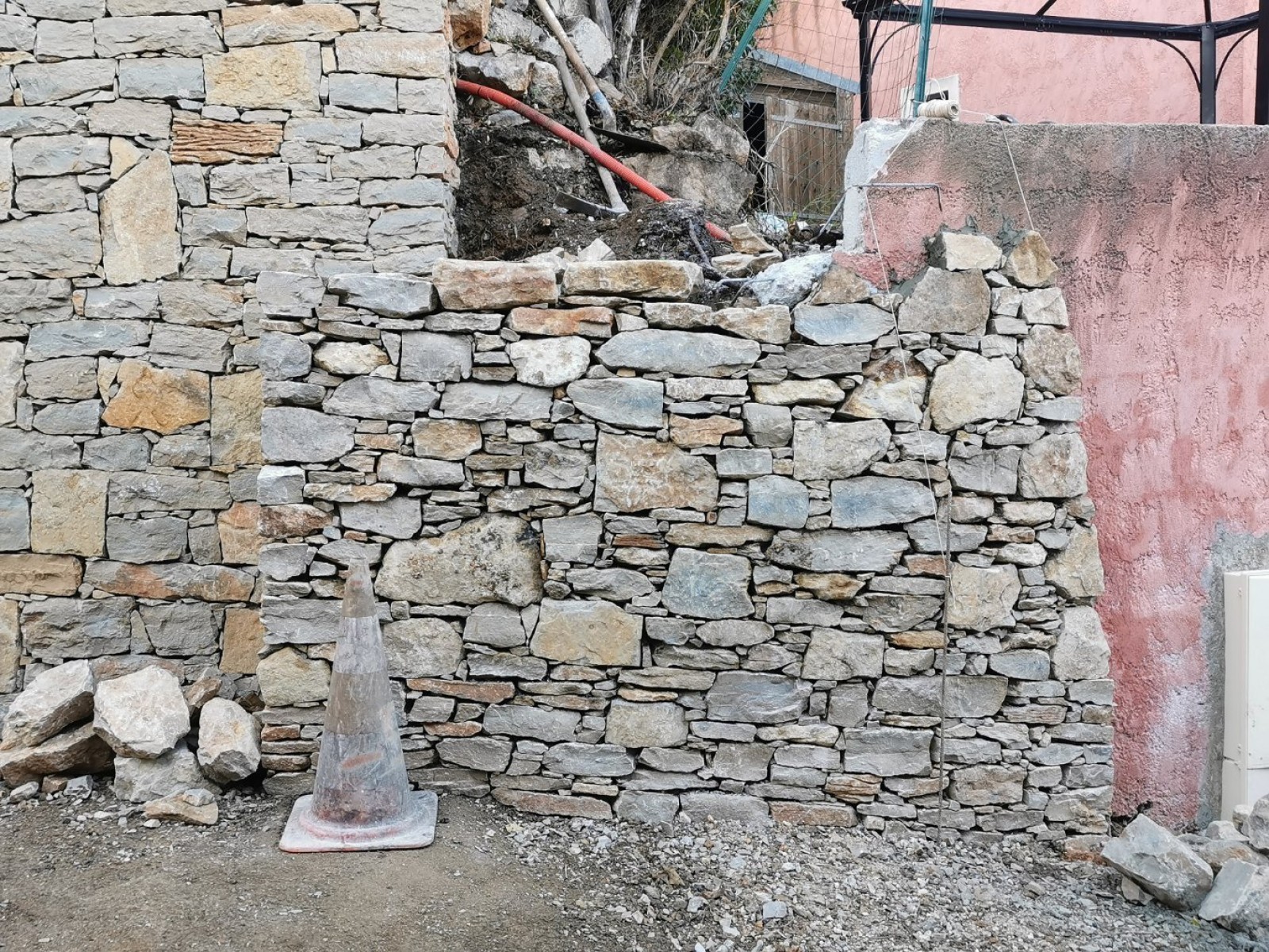 obtenez un devis gratuit pour la construction d’un mur de soutènement. comparez les prix, découvrez les solutions adaptées et bénéficiez de conseils d’experts pour votre projet.