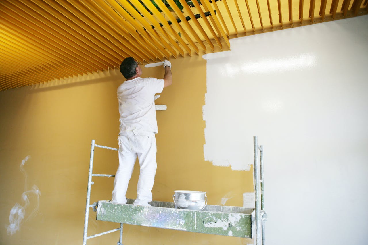 obtenez rapidement un devis peinture adapté à vos besoins ! comparez les tarifs et services des professionnels pour vos travaux de peinture intérieure ou extérieure. estimation gratuite et sans engagement.