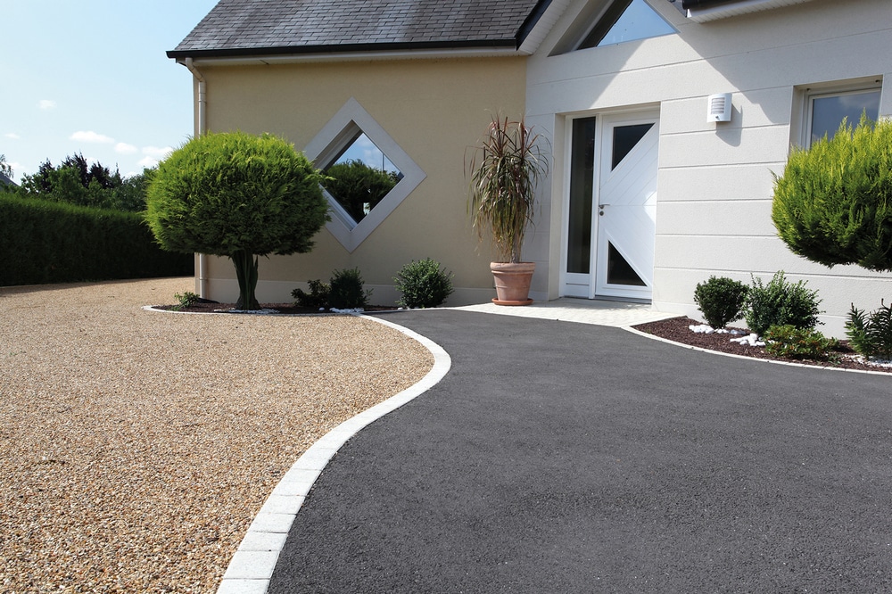 découvrez comment l’enrobé est la solution idéale pour réaliser une allée esthétique, durable et facile d’entretien. conseils, prix et astuces pour réussir votre projet d’allée en enrobé.