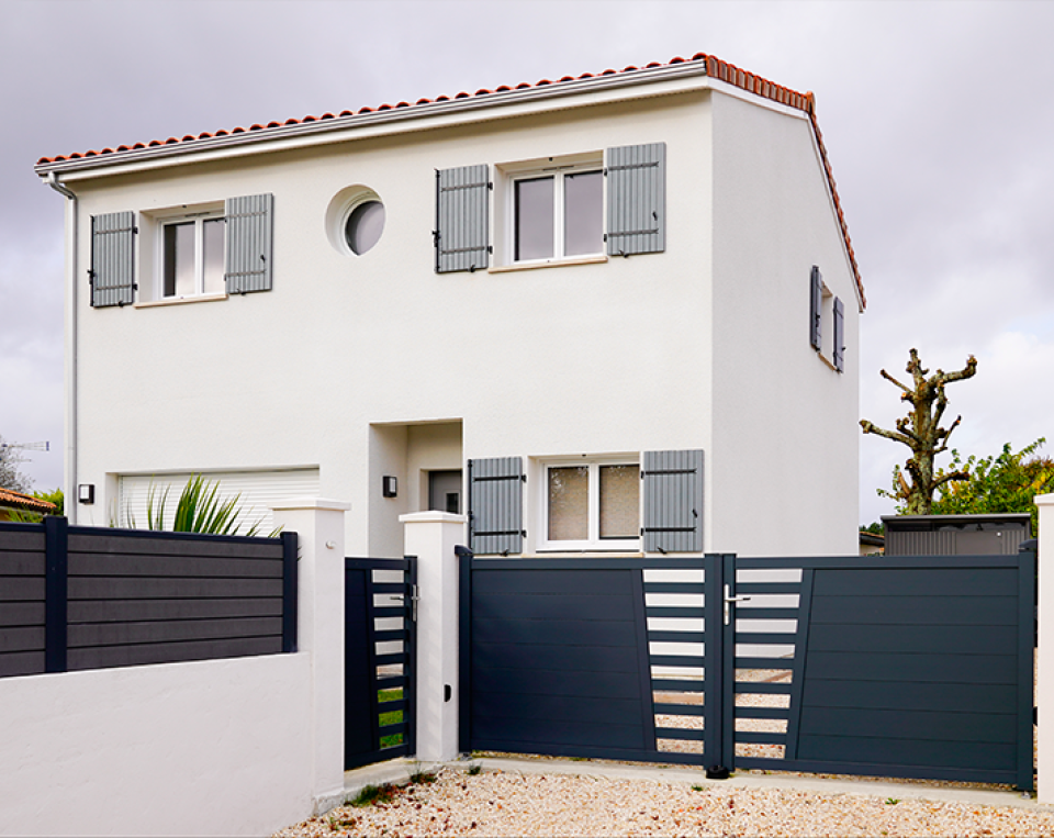 découvrez tout ce qu'il faut savoir sur la façade : matériaux, styles, conseils d'entretien et idées pour rénover ou embellir l'extérieur de votre maison. améliorez l'esthétique et la performance énergétique de votre habitation grâce à nos astuces.