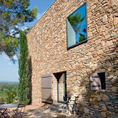 découvrez tout ce qu’il faut savoir sur la façade : conseils, matériaux, rénovation et entretien pour protéger et embellir l’extérieur de votre maison.