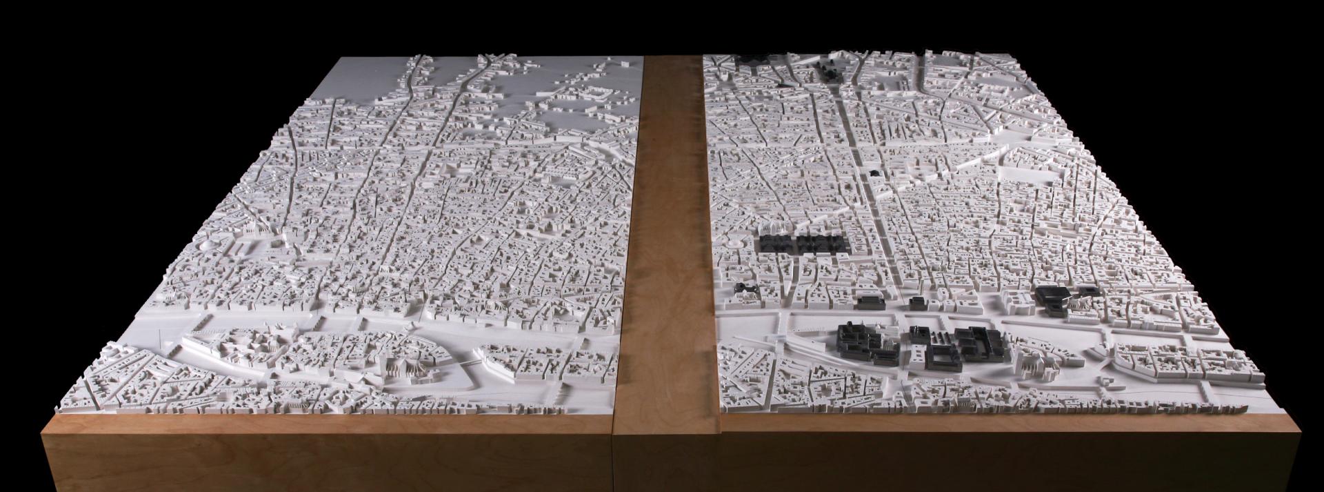 découvrez l'histoire et l'impact des grands travaux à paris : transformations urbaines, monuments emblématiques et modernisation de la capitale à travers les siècles.