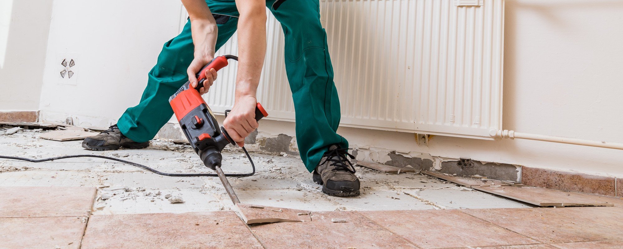 découvrez les règles et obligations concernant les horaires des travaux en copropriété : horaires autorisés, réglementation, et conseils pour éviter les conflits entre voisins.