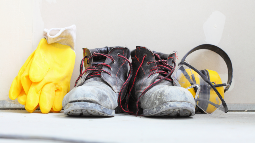 découvrez tout ce qu'il faut savoir sur les horaires autorisés pour les travaux en copropriété : réglementation, bonnes pratiques et conseils pour éviter les conflits de voisinage.