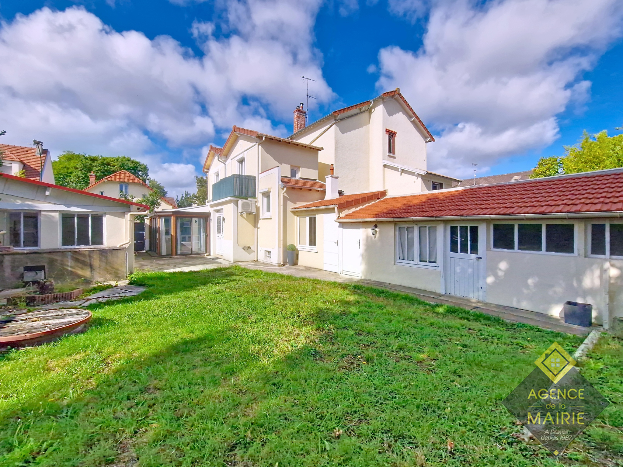 découvrez nos annonces de maisons à vendre à draveil 91210 : trouvez la maison idéale pour vous et votre famille dans ce secteur recherché de l’essonne. photos, prix et informations à jour.
