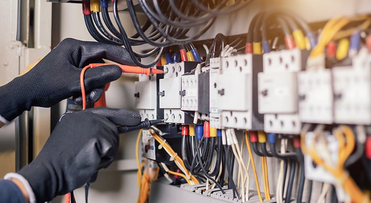 confiez la mise aux normes de votre installation électrique à des professionnels qualifiés. sécurité, conformité et tranquillité d’esprit assurées pour votre logement ou local professionnel.