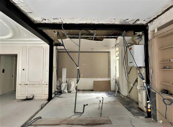 découvrez tout ce qu'il faut savoir sur les murs porteurs : définition, rôle essentiel dans la structure d'un bâtiment, conseils pour les reconnaître et les précautions à prendre avant toute modification.