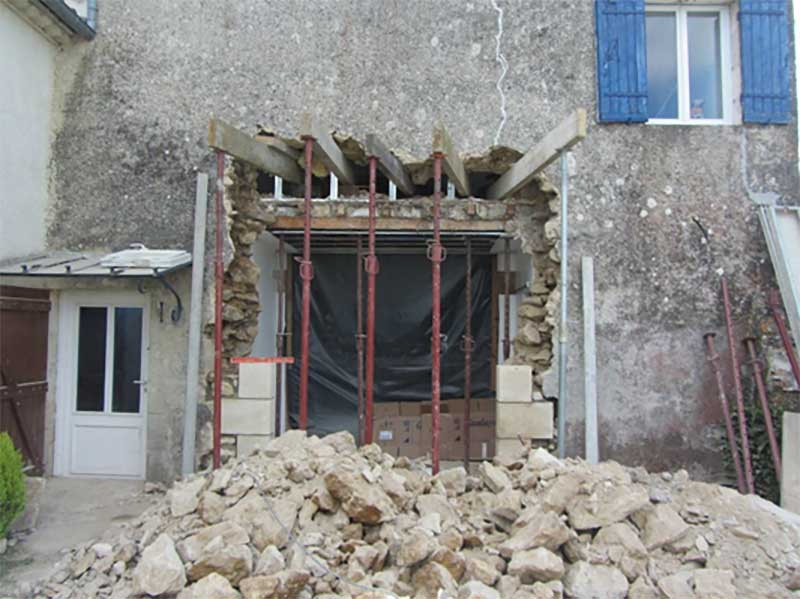 découvrez ce qu’est un mur porteur, son rôle essentiel dans la structure d’un bâtiment, comment l’identifier et les précautions à prendre avant toute modification ou démolition.