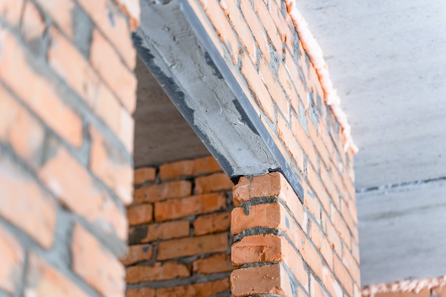 découvrez tout ce qu'il faut savoir sur les murs porteurs : définition, rôle essentiel dans la structure d'un bâtiment, conseils pour les travaux, précautions à prendre et réglementation en vigueur.