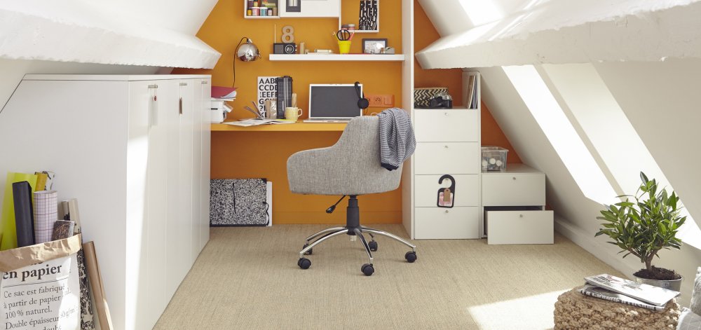 découvrez nos conseils pratiques pour optimiser l'aménagement de votre grenier : astuces de rangement, isolation, stockage et transformation en espace de vie fonctionnel.