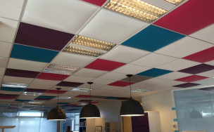 découvrez comment un plafond insonorisé peut améliorer le confort acoustique de votre espace. conseils, avantages et solutions pour réduire efficacement les nuisances sonores grâce à un plafond adapté.