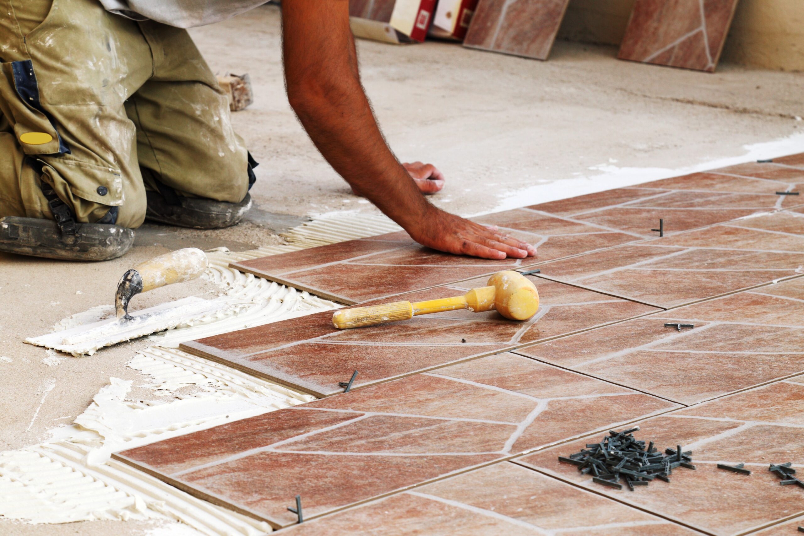 découvrez les prix du carrelage au mètre carré, selon les matériaux, coloris et formats. comparez les tarifs pour votre projet de rénovation ou construction et trouvez des conseils pour bien choisir.