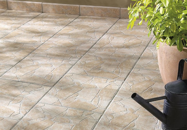 découvrez les prix du carrelage extérieur, les différents types, matériaux et conseils pour bien choisir votre revêtement de sol extérieur selon votre budget.