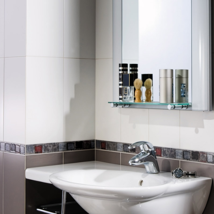 découvrez le prix du carrelage mural au m², comparez les tarifs, types de carrelage, et conseils pour maîtriser votre budget avant de débuter vos travaux de rénovation.