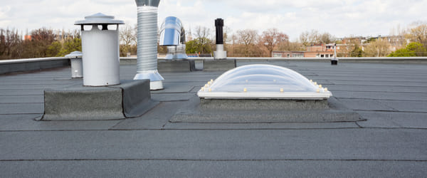 découvrez le prix au m2 pour l’étanchéité de terrasse : conseils, facteurs de coût et tarifs moyens pour protéger efficacement votre terrasse contre l’humidité.