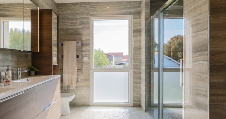 découvrez les prix des fenêtres selon les matériaux, dimensions et types d'ouverture. comparez les options pour trouver la fenêtre adaptée à votre budget et à vos besoins.