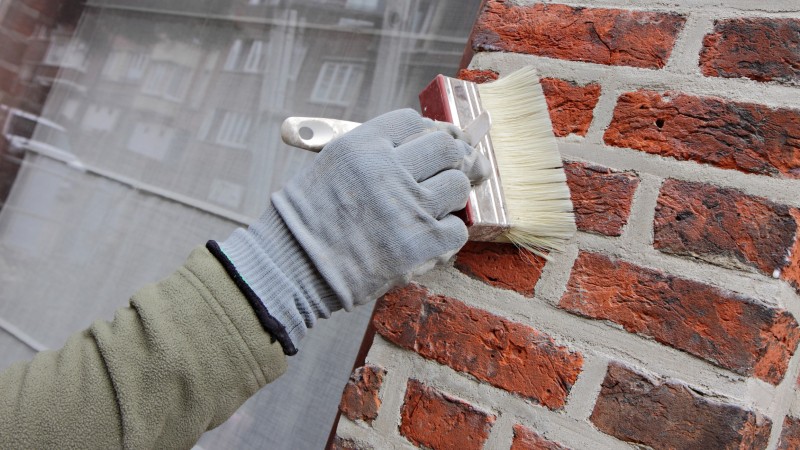 découvrez le prix au m2 pour la peinture de façade, les facteurs qui influencent le tarif, ainsi que des conseils pour bien estimer le coût de vos travaux de rénovation extérieure.