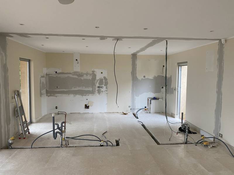 découvrez le prix du placo au m2, les facteurs qui influencent le coût et des conseils pour estimer votre budget de travaux d’isolation et d’aménagement intérieur.